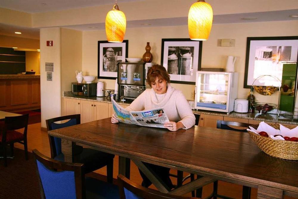 Hampton Inn Minneapolis-Burnsville Restaurant photo